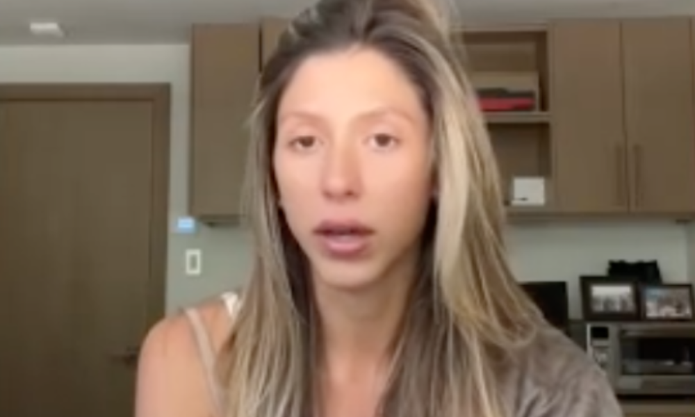 Woman says black mold in apartment caused her severe reaction